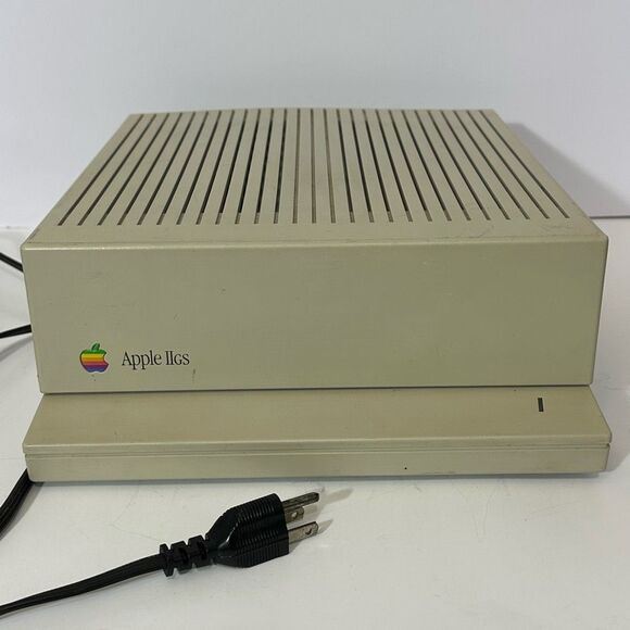 Vintage Apple IIGS Computer - Picture 1 of 12